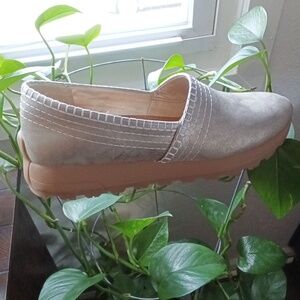 BareTraps Metallic Gold Flats